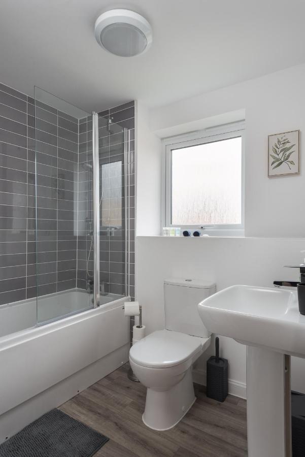Two Bedroom Apartment - Milton Keynes By Aryas Properties Broughton  Екстериор снимка